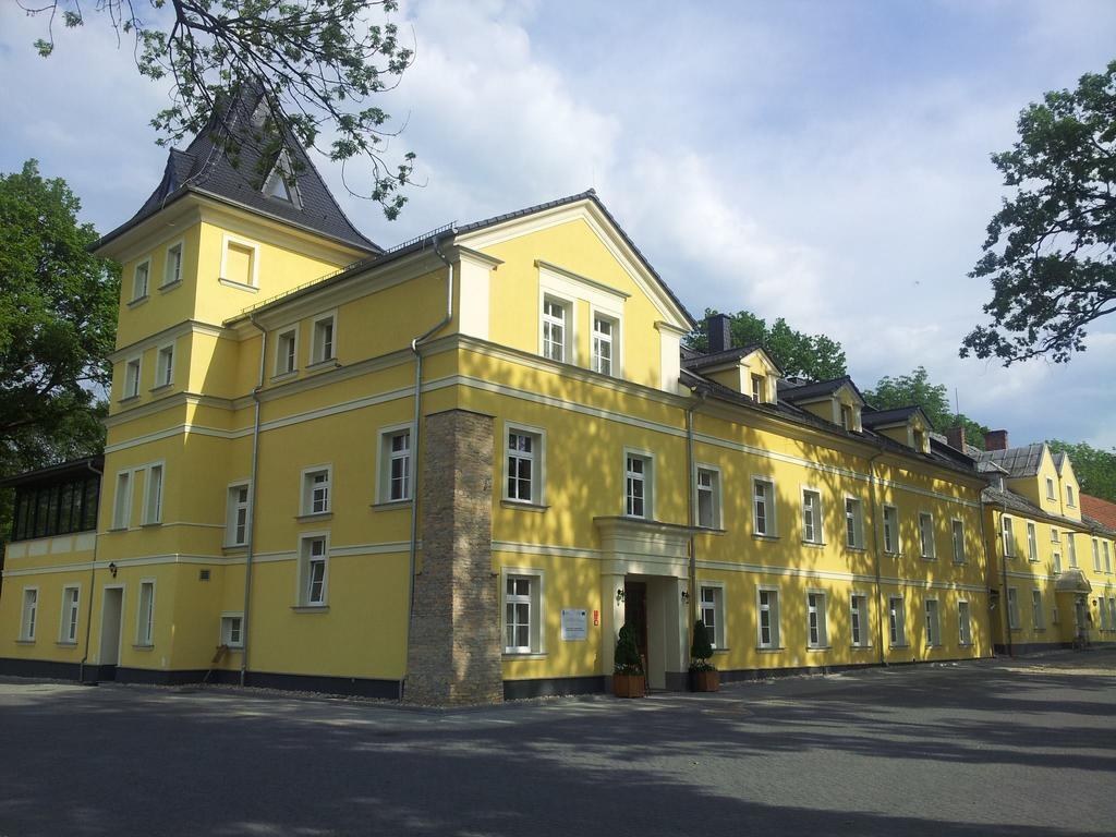 Palac Lucja Bb Zakrzów エクステリア 写真