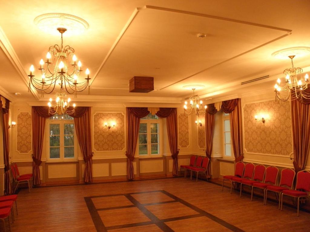 Palac Lucja Bb Zakrzów エクステリア 写真